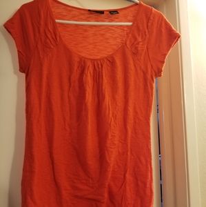 Orange scoop neck tshirt